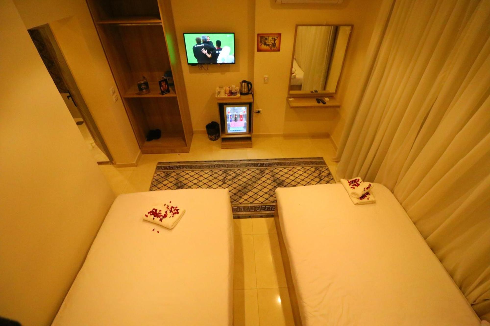 Locanda Pyramids Hotel Kafret el-Gabal Exteriör bild